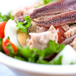 Salad with tuna and anchovy