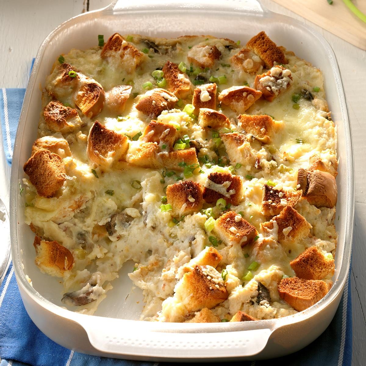 https://www.tasteofhome.com/wp-content/uploads/2018/04/Cheesy-Bacon-Ranch-Potato-Stuffing_EXPS_THCA18_189893_D05_18_2b-3.jpg