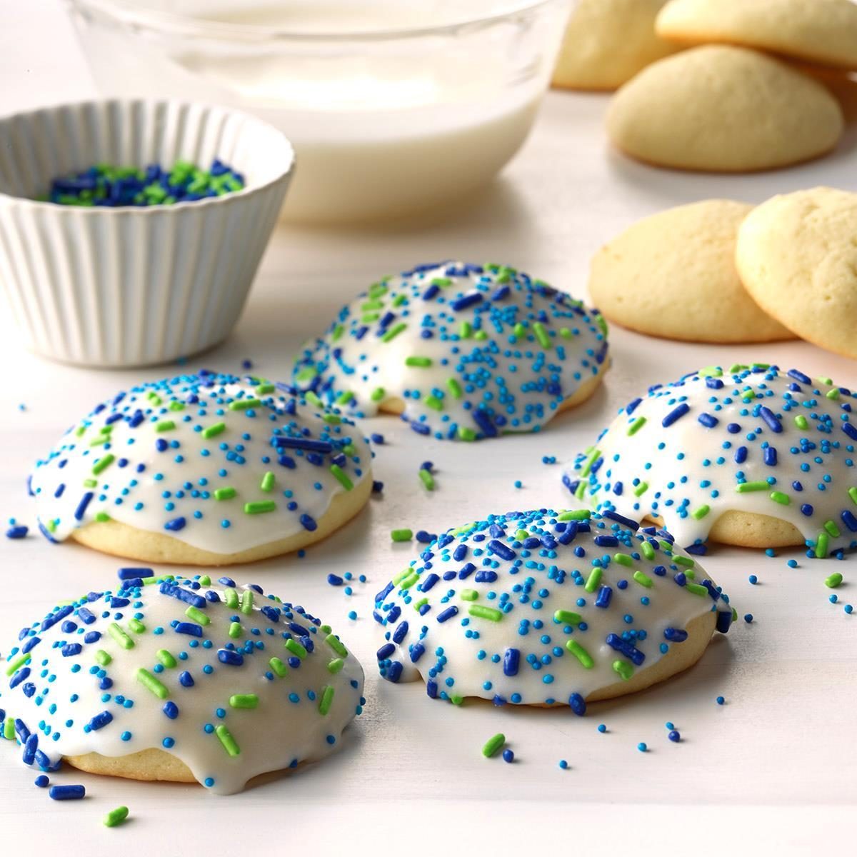 Frosted Anise Sugar Cookies Recipe | Taste of Home