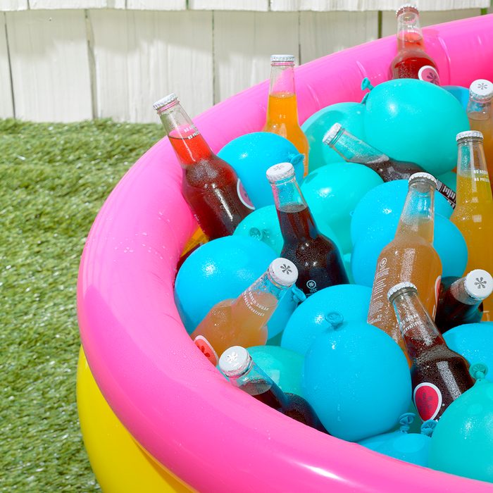 keeping drinks cool in a blow-up pool