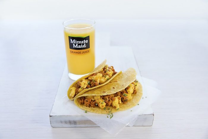 Egg and chicken chorizo tacos for breakfast (PRNewsfoto/United Airlines)
