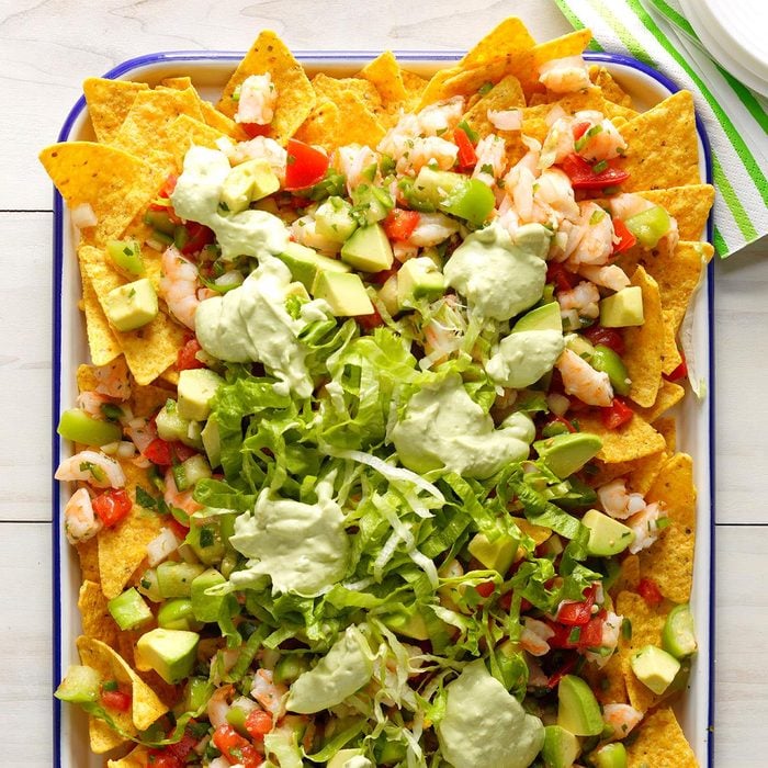 Fresh Shrimp And Avocado Nachos Exps Sdjj18 214141 B02 15 2b 15