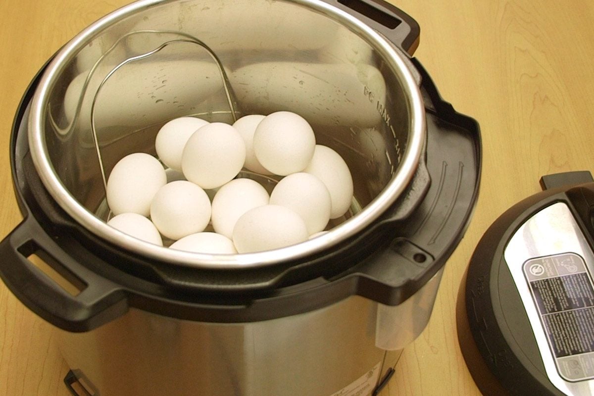 https://www.tasteofhome.com/wp-content/uploads/2018/05/Instant-Pot-Hardboiled-Egg-Recipe.jpg