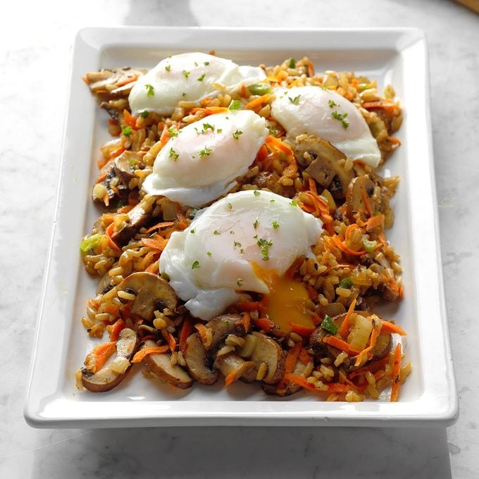 Mushroom And Brown Rice Hash With Poached Eggs Exps Sdjj18 189425 B02 09 6b 3