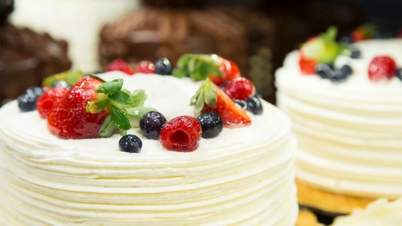 The 5 Best Grocery Store Cakes You Can Buy