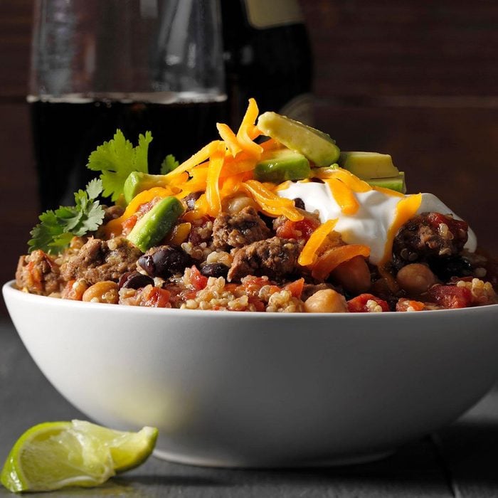 https://www.tasteofhome.com/wp-content/uploads/2018/05/Slow-Cooker-Quinoa-Chili_EXPS_EDSC18_191906_B02_16_3bC_rms-1.jpg?fit=700%2C1024