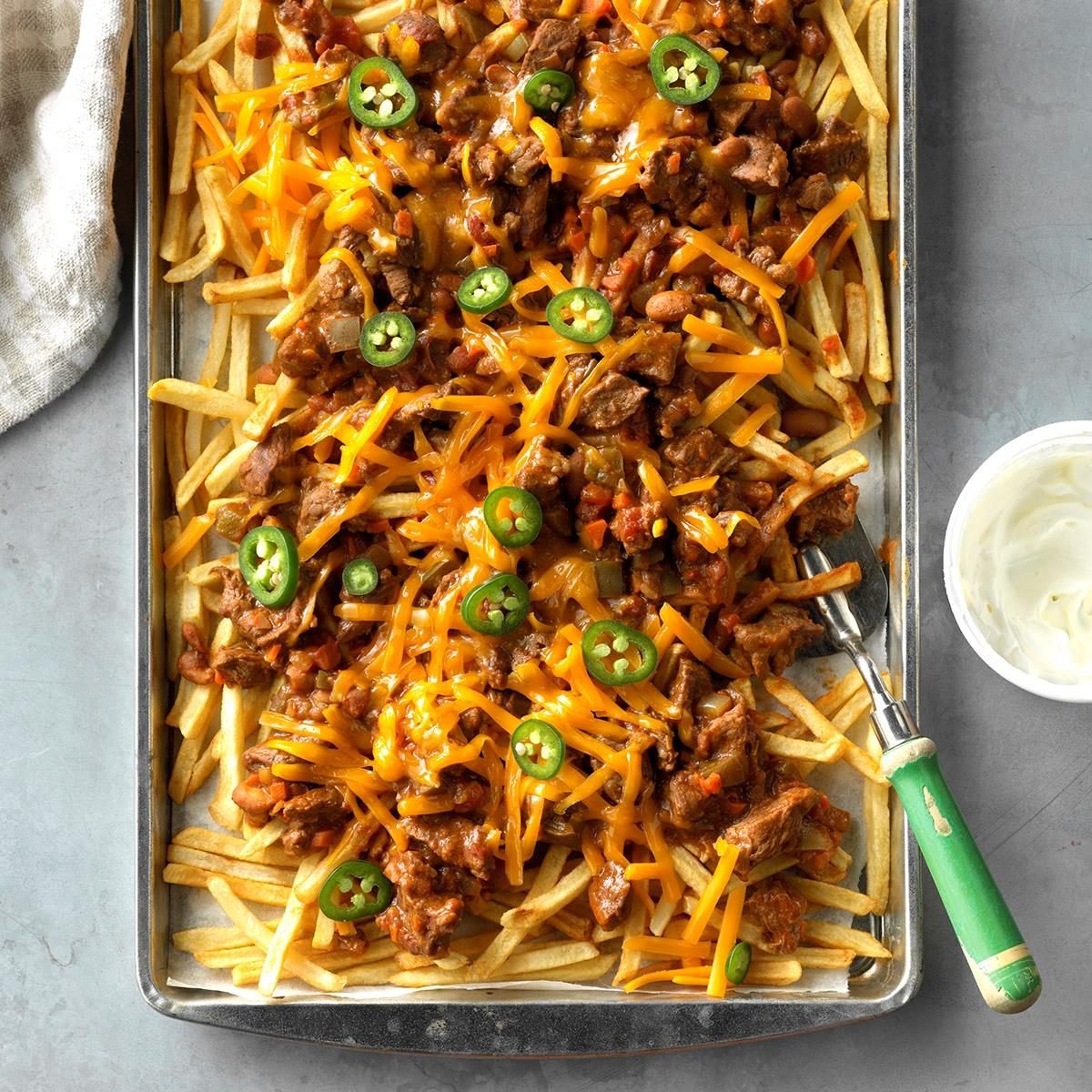 https://www.tasteofhome.com/wp-content/uploads/2018/05/Texas-Chili-Fries_EXPS_SDJJ18_201402_C02_13_3b-3.jpg