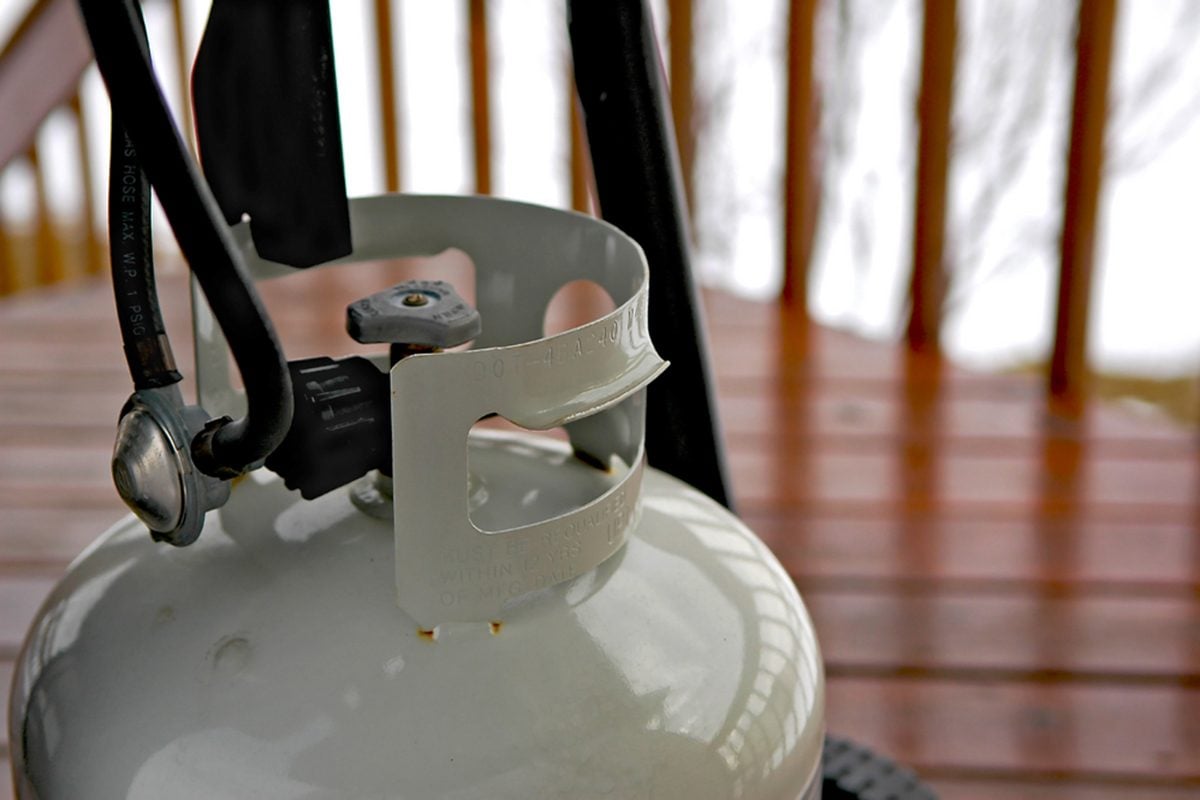  How to Burp the Propane Tank on Your Gas Grill