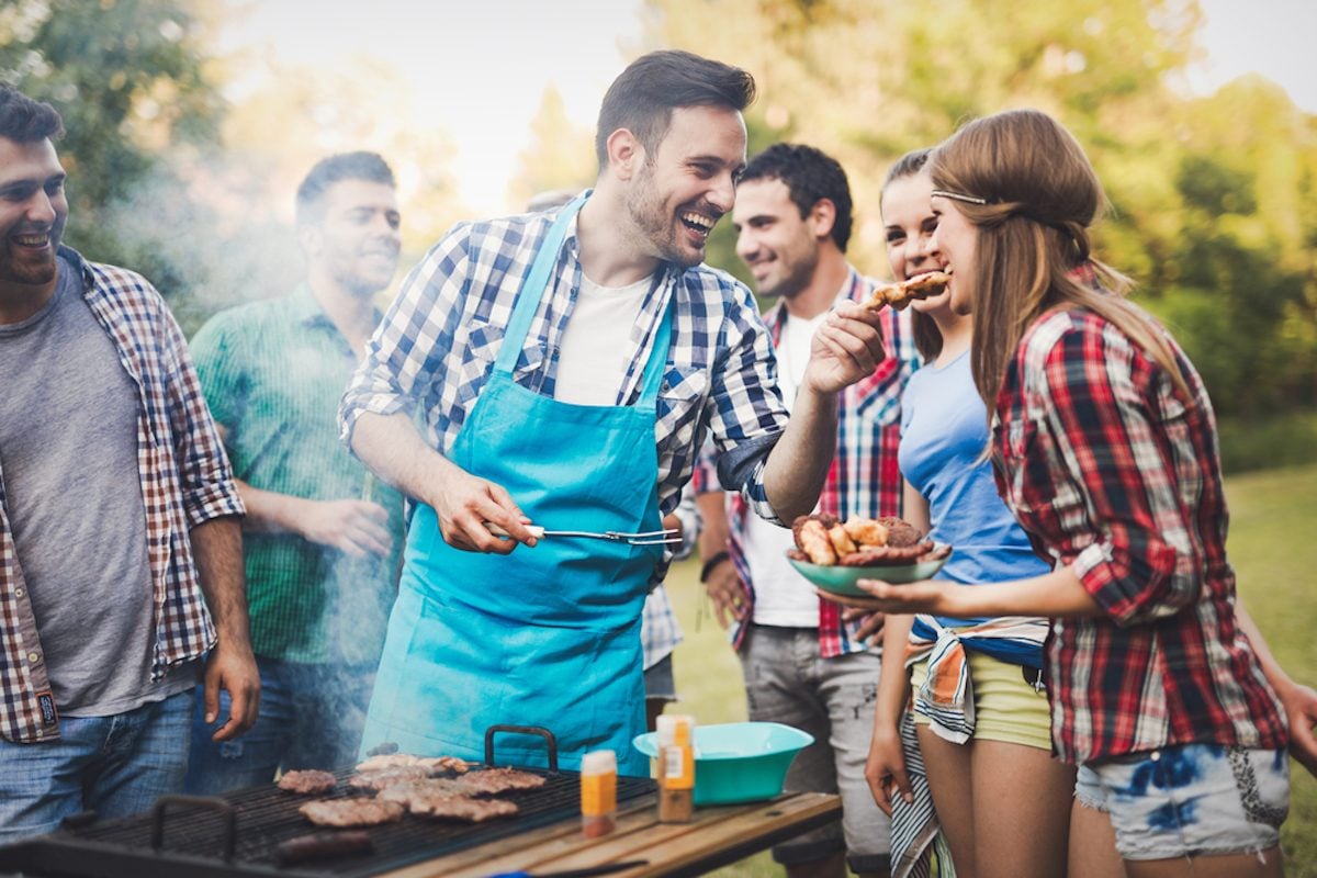 Casual barbecue with my partner and some of his colleagues : r/OUTFITS