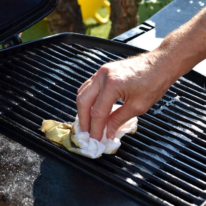 grilling safety Cleaning the outdoor grill