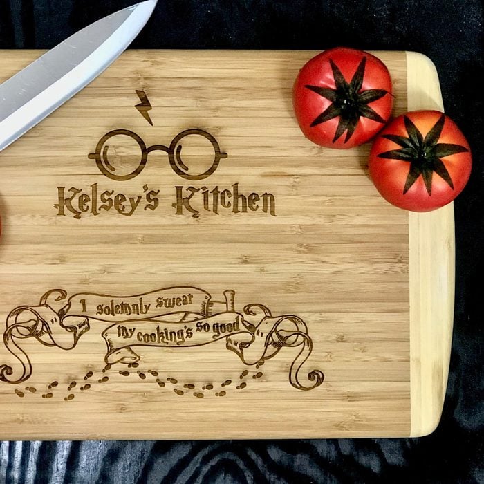 Harry Potter cutting board Etsy / EPS Digital