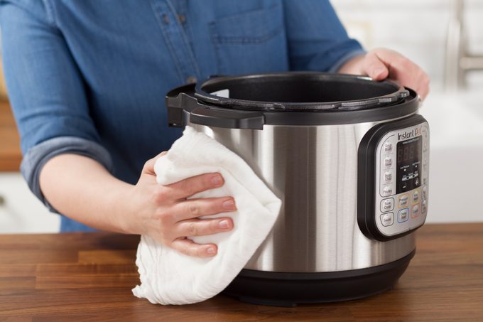 Instapot; Instant Pot; Pressure Cooker, How to Clean an Instant Pot's Exterior