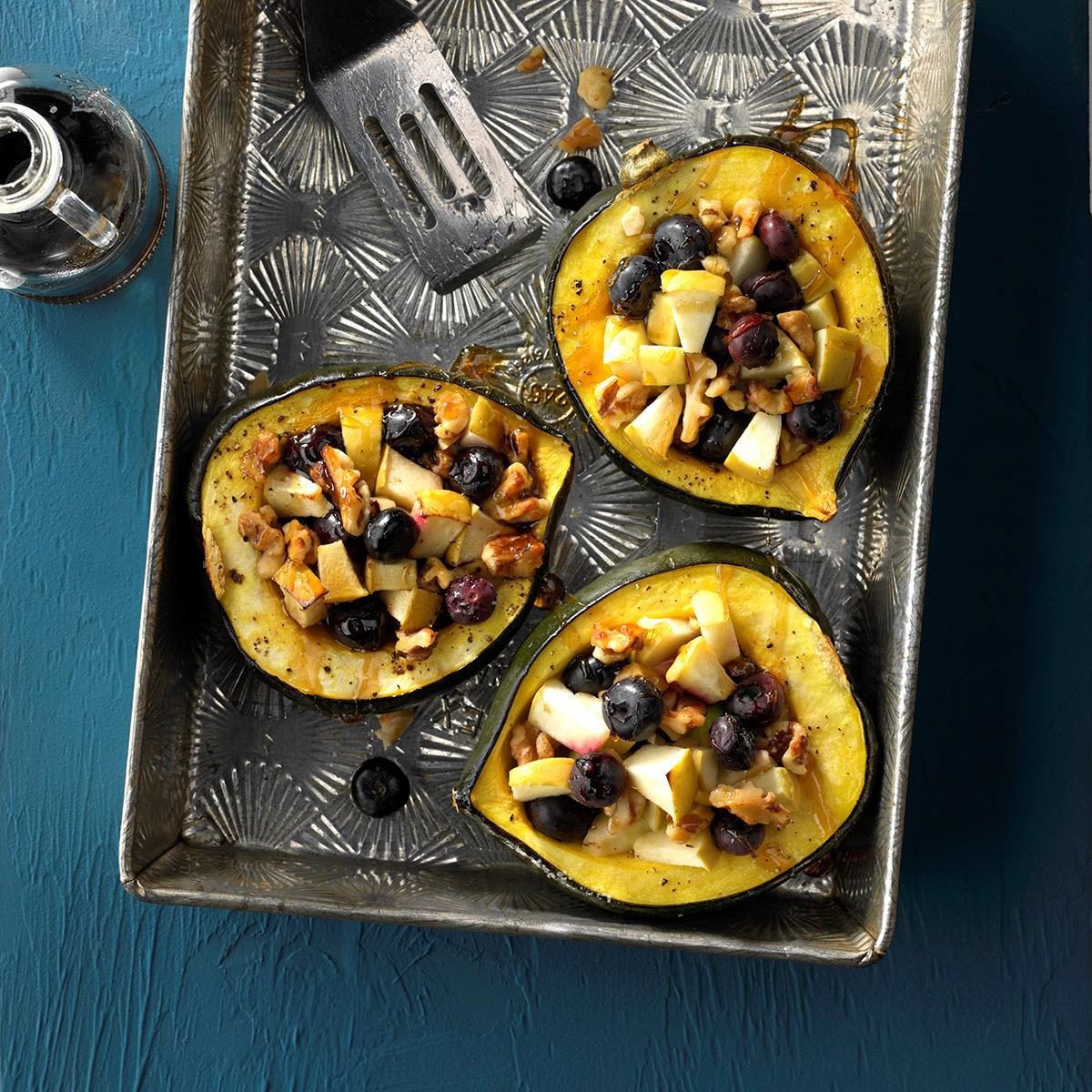 Baked Acorn Squash With Blueberry Walnut Filling Exps Thso18 86334 C04 20 2b 11