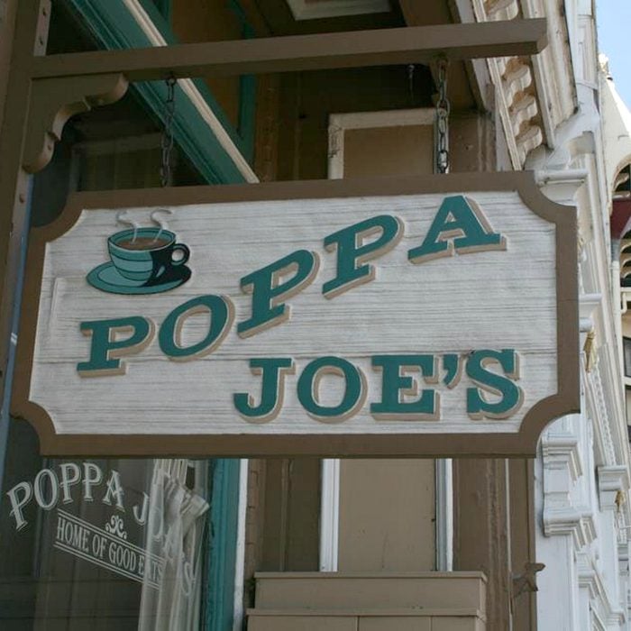Poppa Joes sign