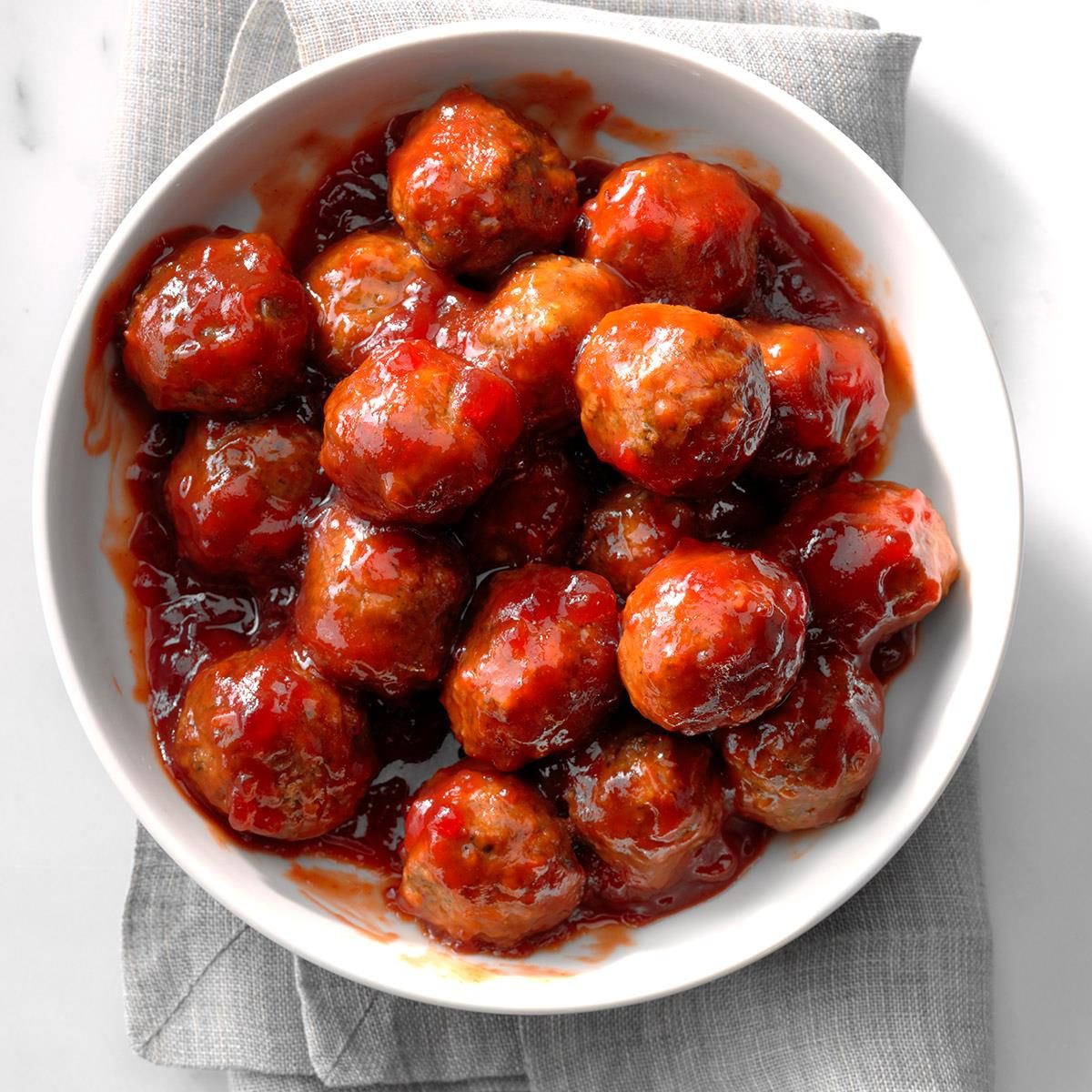 Cranberry Sauce Meatballs Exps Thso18 228833 D04 20 2b 15