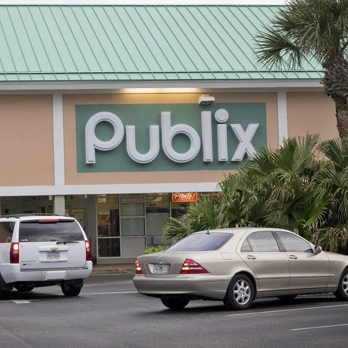 exterior shot of a publix grocery store and parking lot