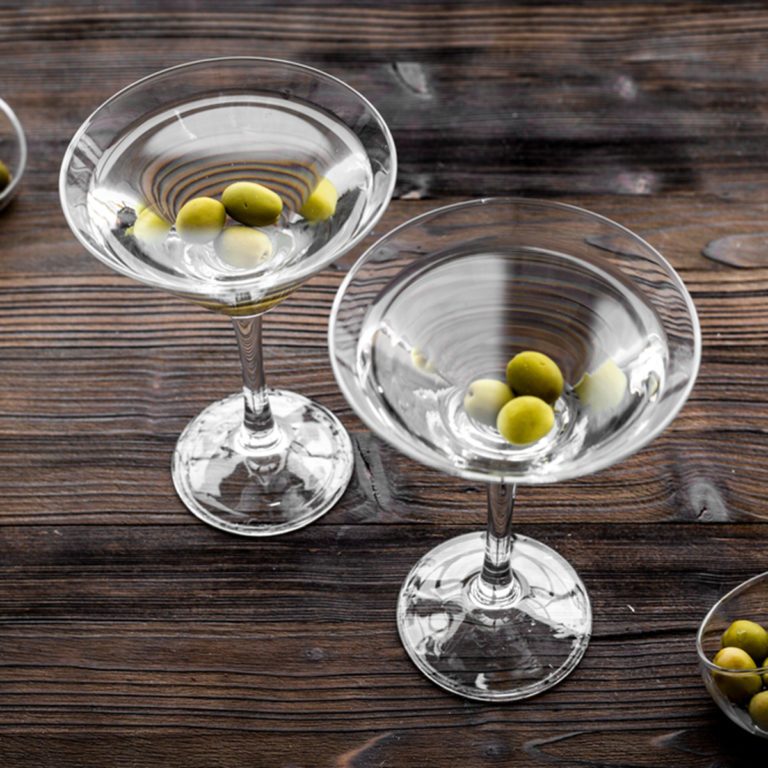 Here's How to Make a Vodka Martini Dirty I Taste of Home