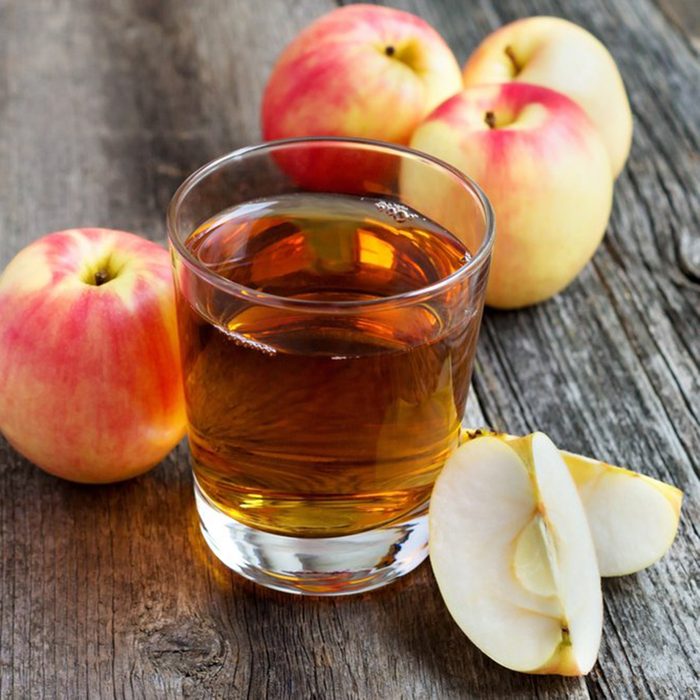 Apple juice and whole apples