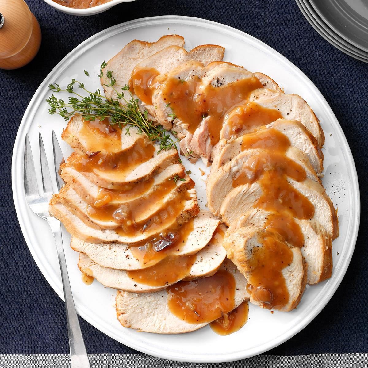 Slow Cooker Turkey Breast With Cranberry Gravy Exps Thn18 221617 D05 30 4b 18