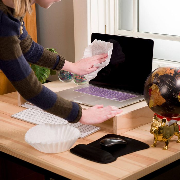 Dusting with coffee filter