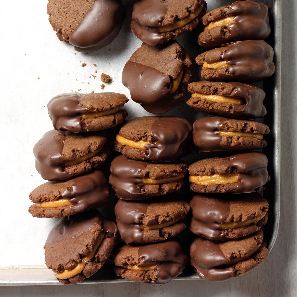 Jamaican Chocolate Cookies with Caramel Creme