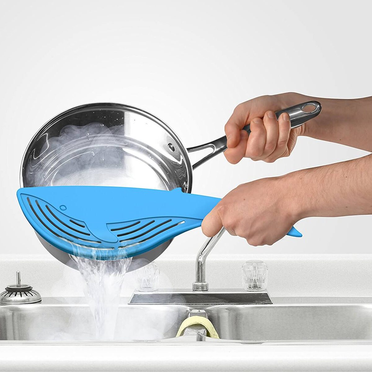  Fred Big Blue Whale Strainer