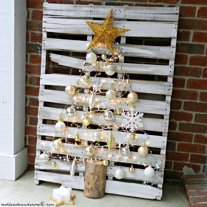 DIY Pallet Christmas Tree