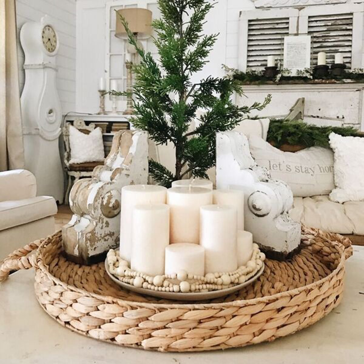 Simple candle centerpiece