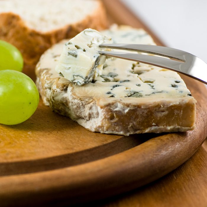 Fourme d'Ambert with grapes