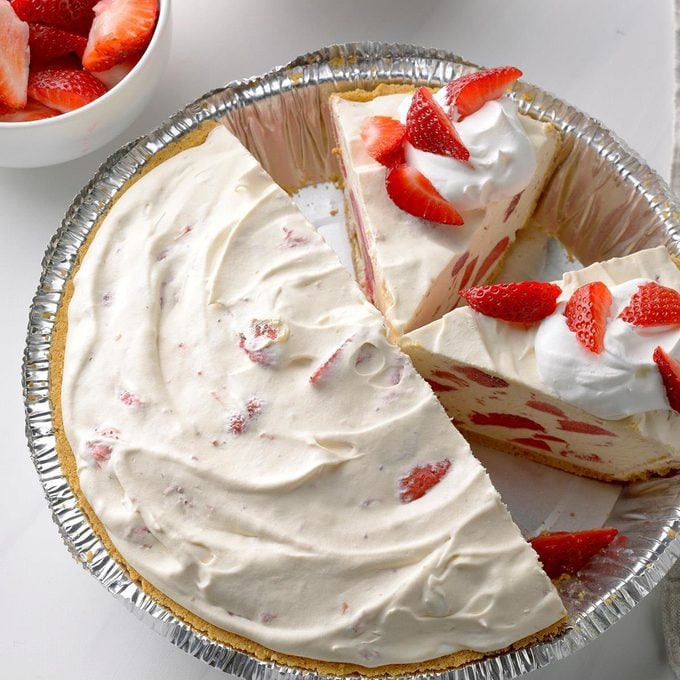 Easy Strawberry Lemonade Freezer Pie Exps Sdfm19 232759 B10 11 8b 6