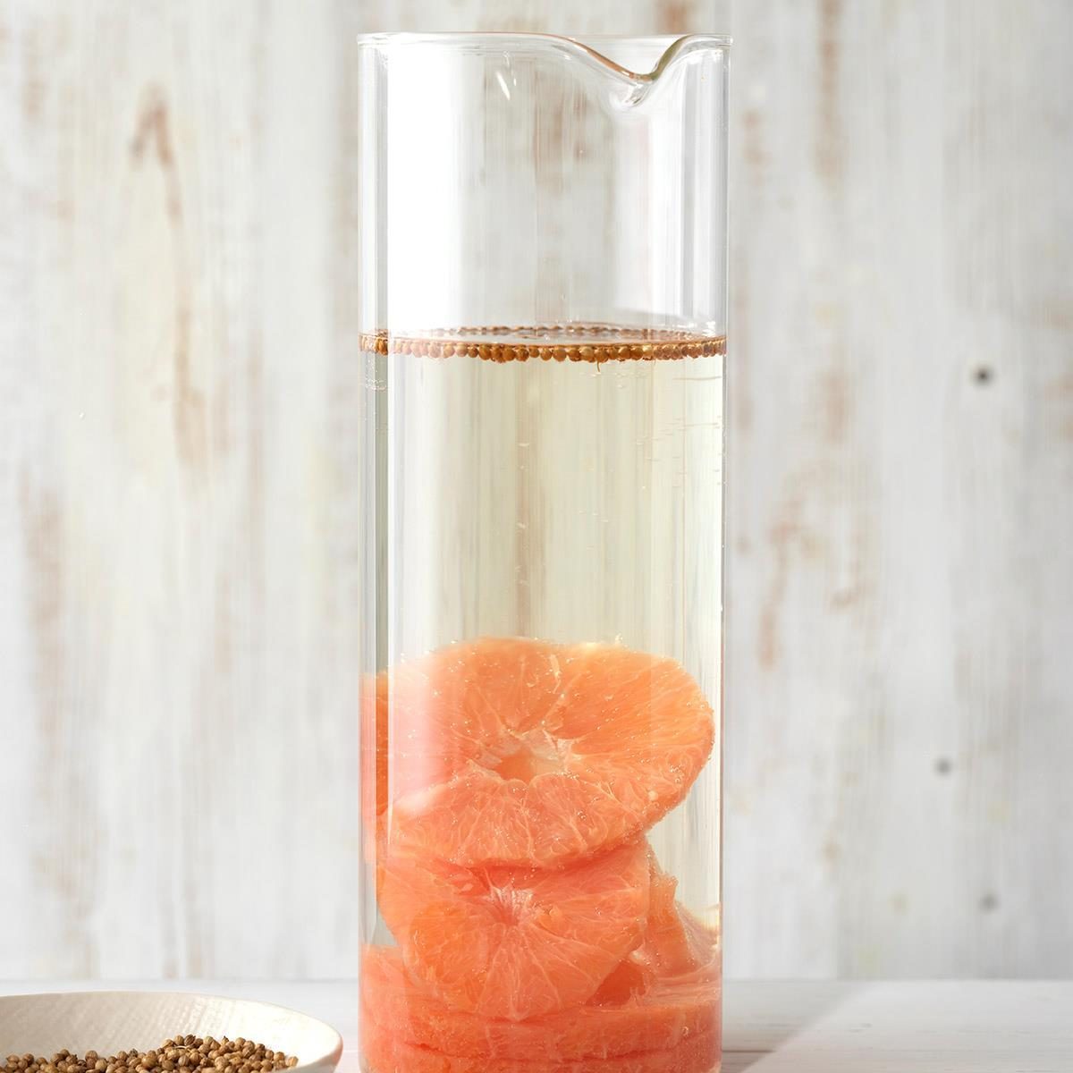 https://www.tasteofhome.com/wp-content/uploads/2018/12/Grapefruit-and-Coriander-Infused-Water_EXPS_THFM19_233668_C09_27_6b-1.jpg