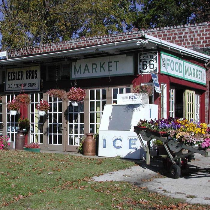 Old Riverton Store