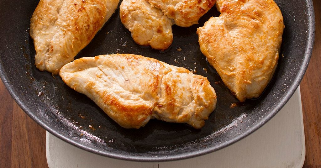 how to cook boneless skinless chicken breasts in a pan