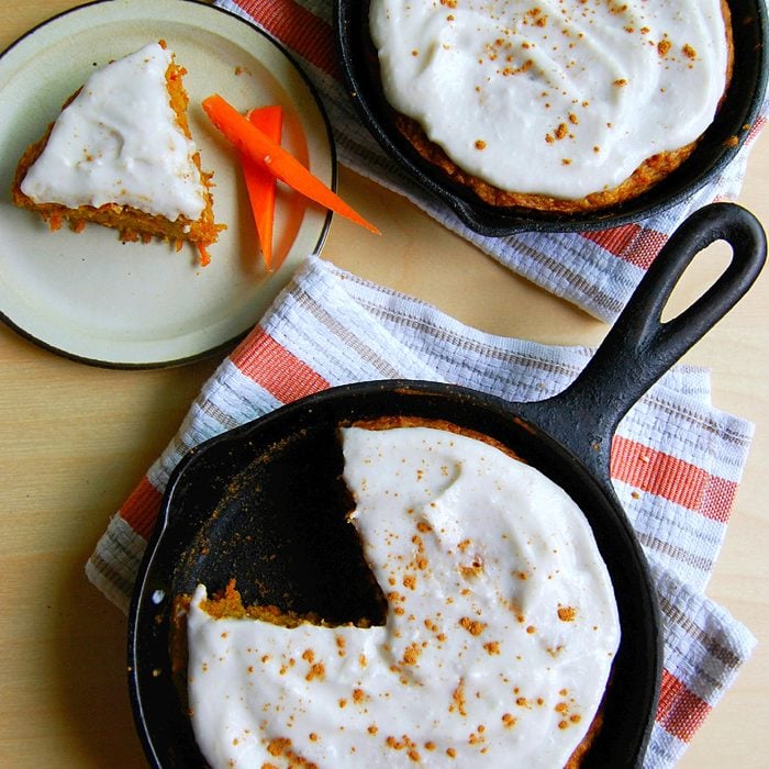 https://www.tasteofhome.com/wp-content/uploads/2019/01/Mini-Skillet-Carrot-Cake-with-Coconut-Cream-Icing-vegan.jpg?fit=700%2C700