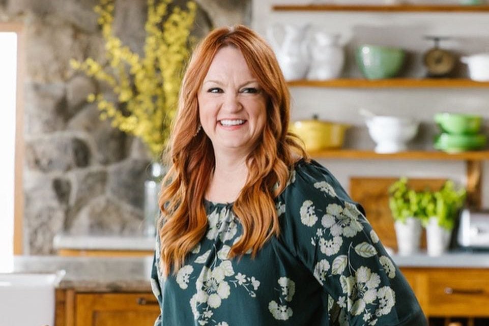 https://www.tasteofhome.com/wp-content/uploads/2019/01/Ree-Drummond-Burgers-Low-Carb.jpg