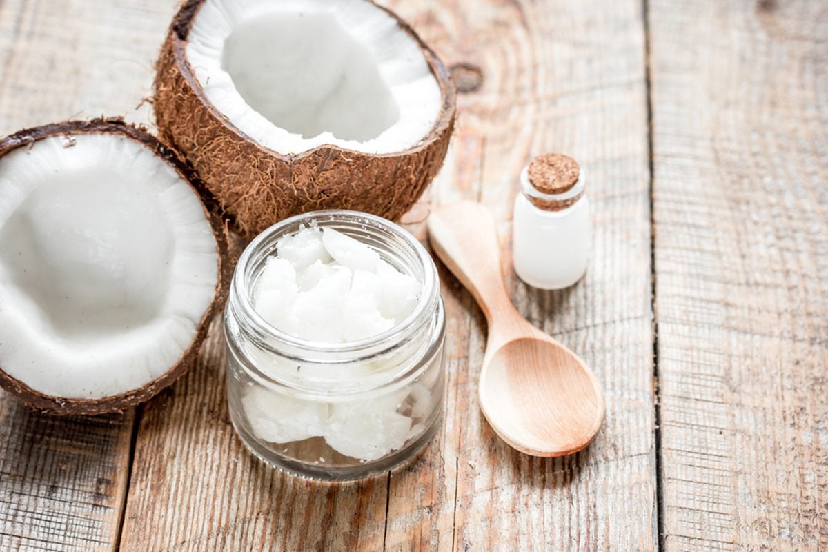 How to Make Your Own Coconut Oil Moisturizer