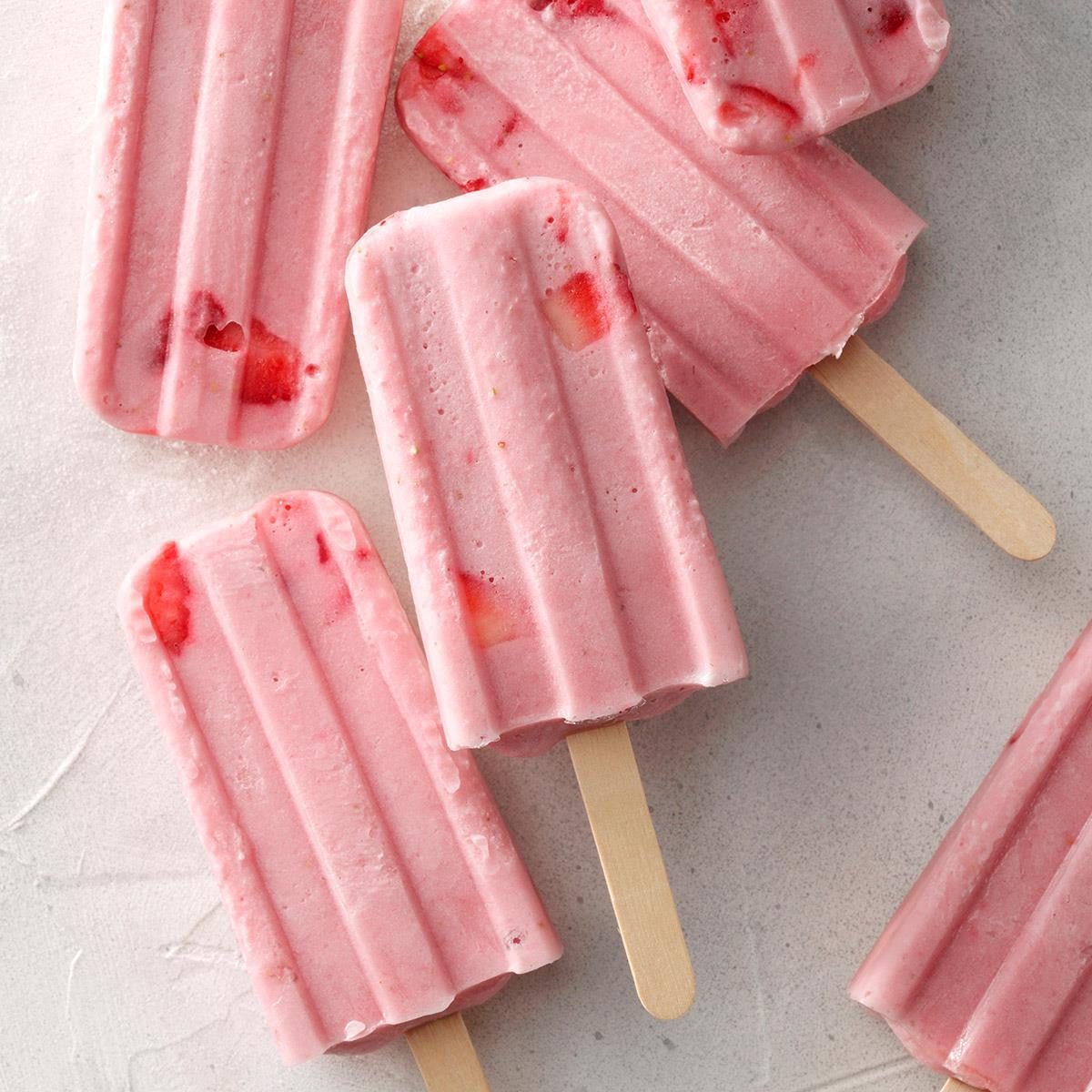 Coconut Milk Strawberry Banana Pops Exps Tham19 233137 E11 09 4b 21