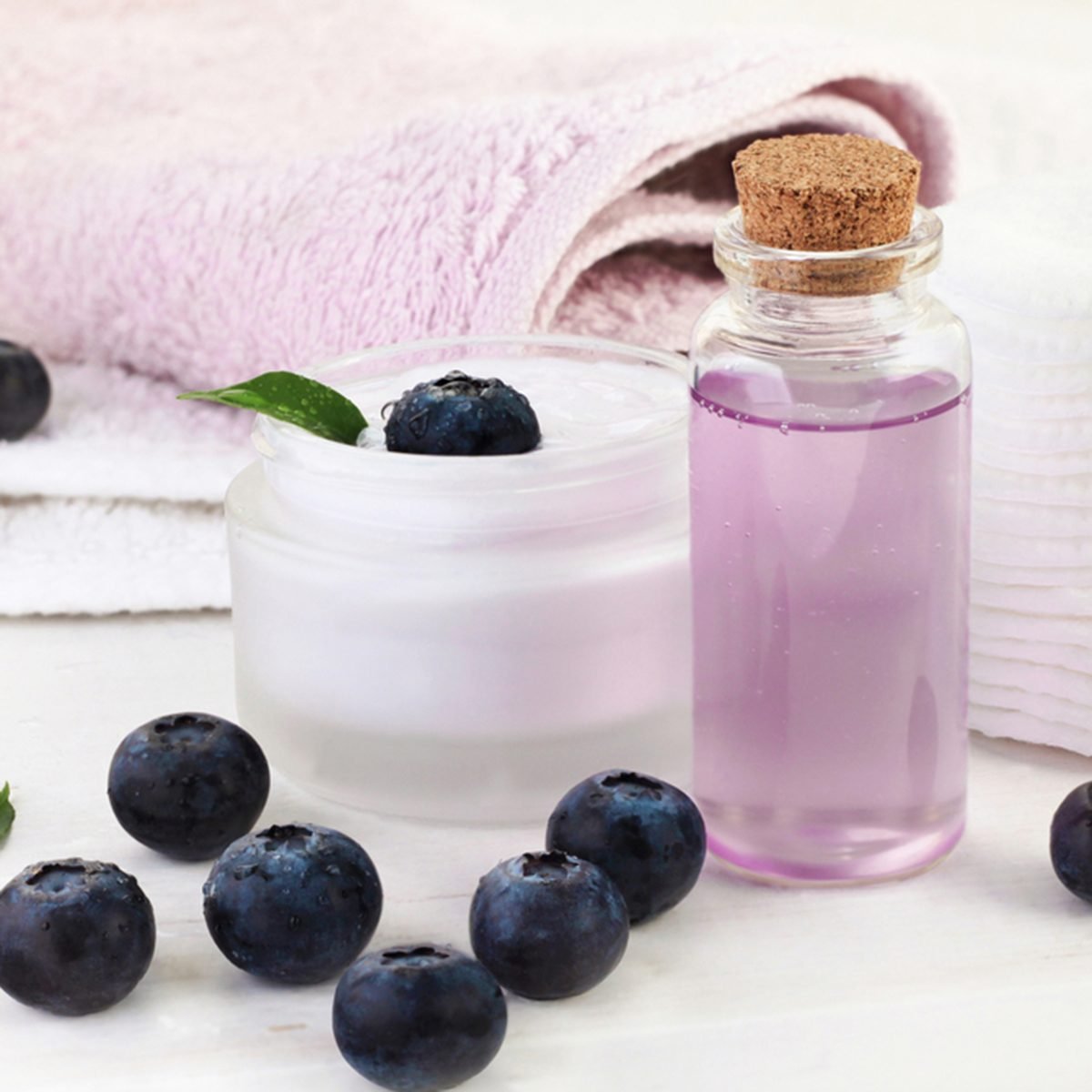 9 Benefits of Blueberries for Health and Beauty