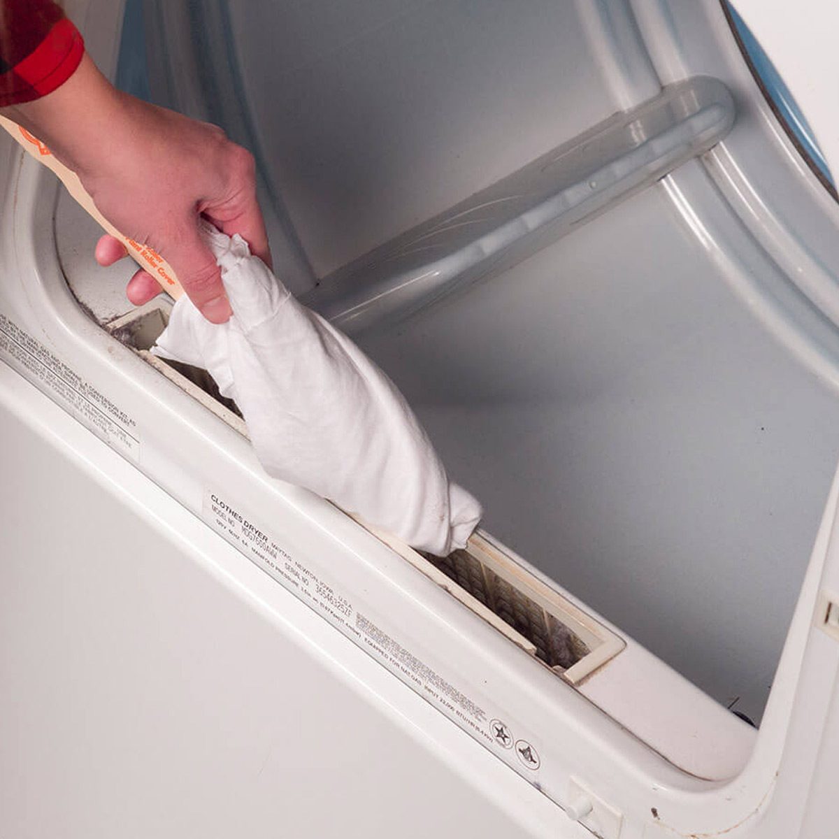 Cleaning lint from dryer