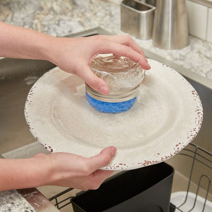 DIY Mason Jar Dish Scrubber