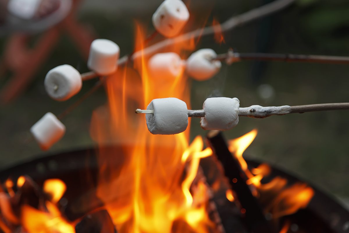 https://www.tasteofhome.com/wp-content/uploads/2019/04/roasting-marshmallows-over-fire_shutterstock_122697214.jpg?fit=680%2C454