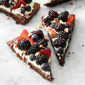 Berry Brownie Pizza