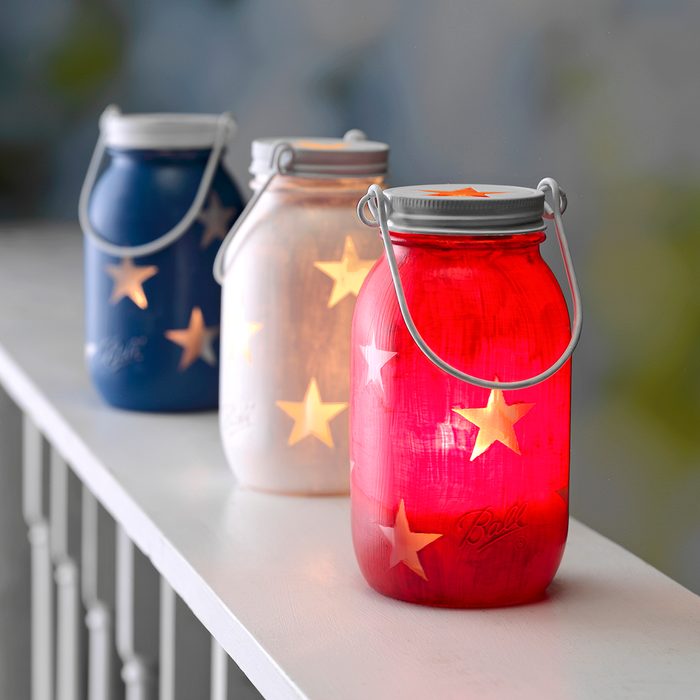 Mason jar lanterns for the 4th of July