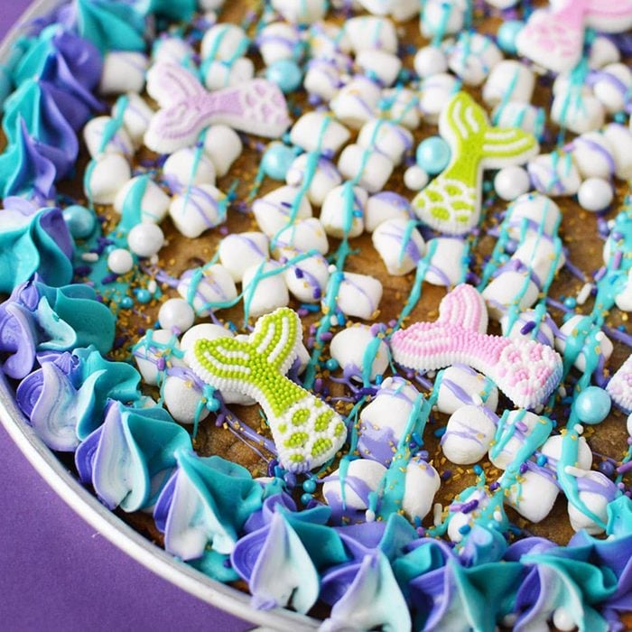 Mermaid cookie pizza