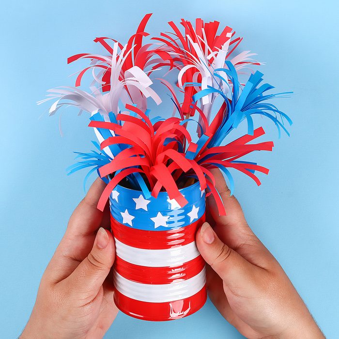 14 Diy 4th of July paper salute color American flag, red, blue, white.
