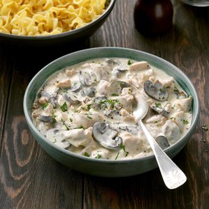 Slow-Cooker Chicken Stroganoff