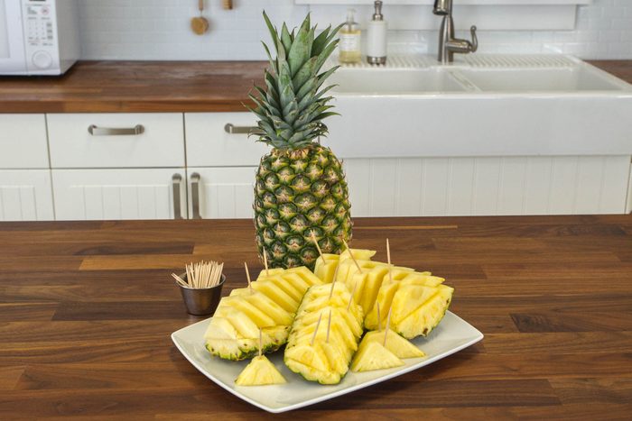 pineapple, how to cut
