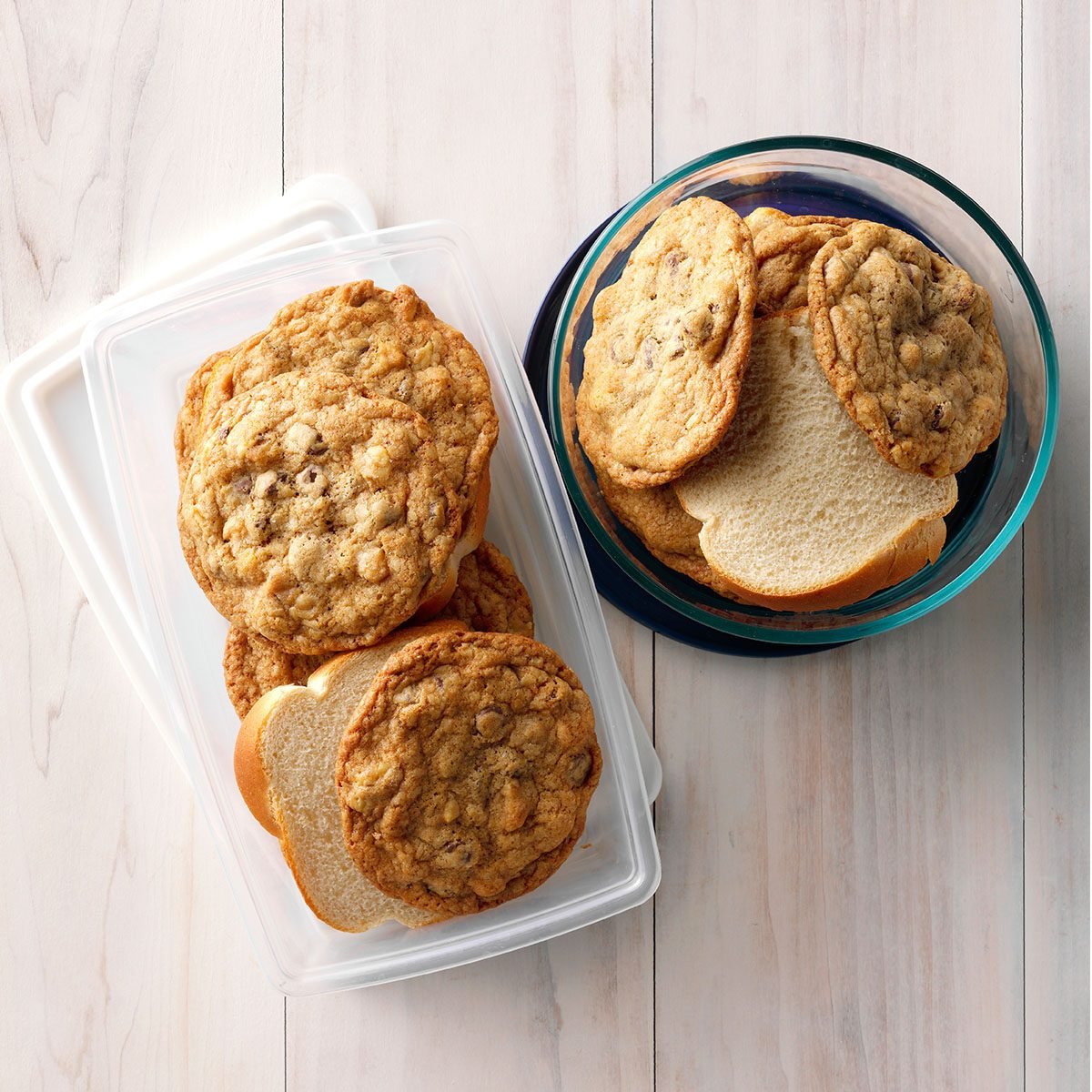 https://www.tasteofhome.com/wp-content/uploads/2019/06/White-Bread-Slices-in-Cookie-Container-1.jpg?fit=700%2C700