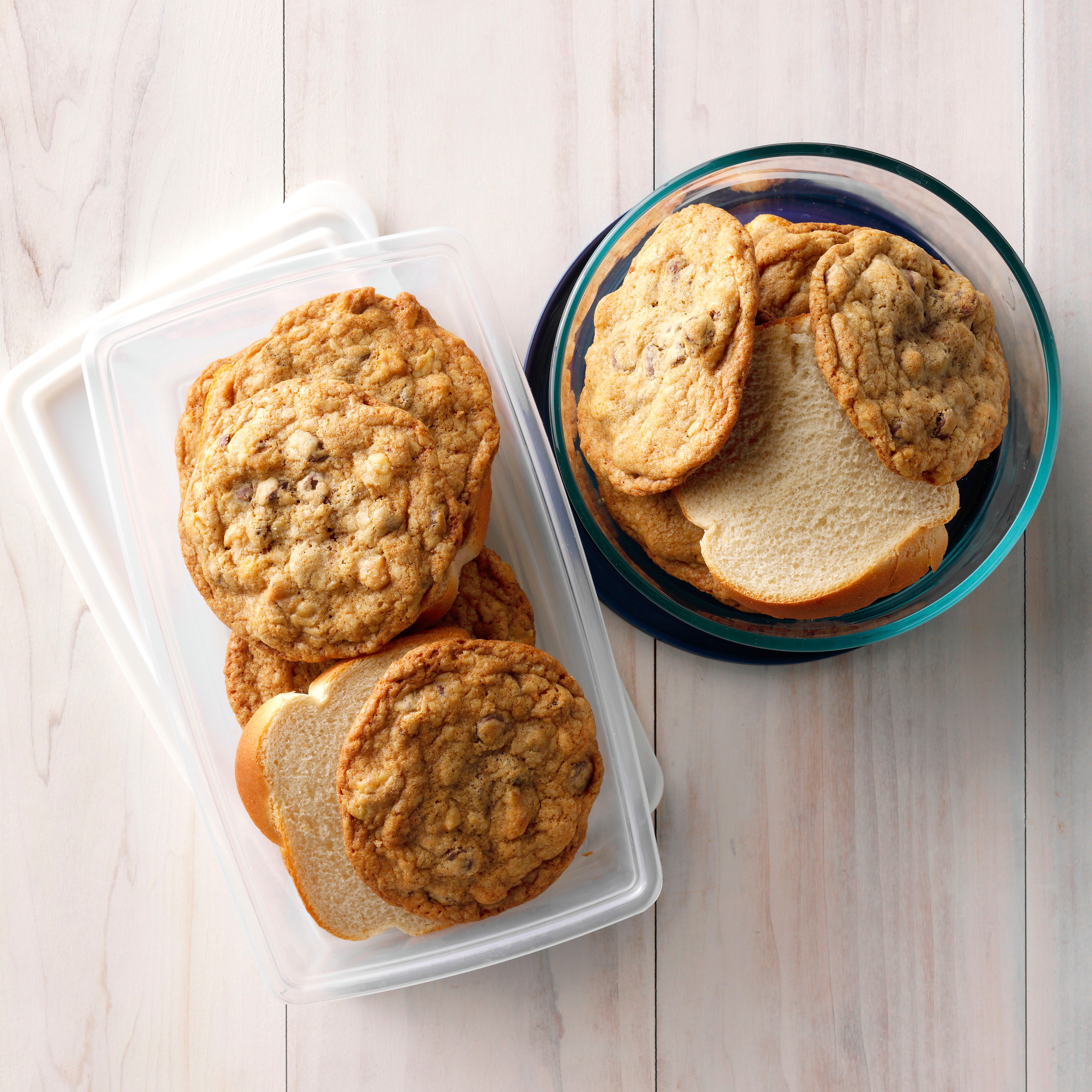 https://www.tasteofhome.com/wp-content/uploads/2019/06/White-Bread-Slices-in-Cookie-Container.jpg