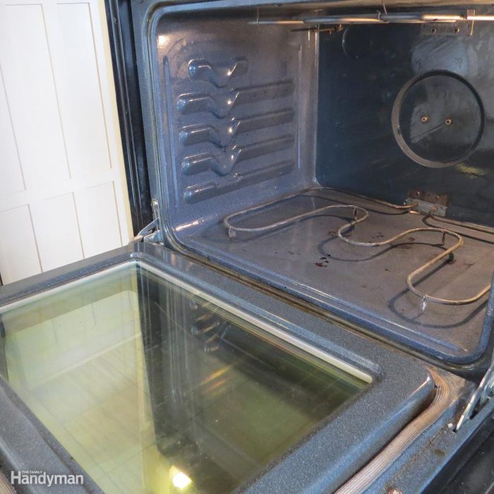 Clean oven